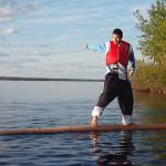Kenese Rae, made it looks so easy.  He was the one who almost made it to the end of the log.  He won seventy five dollars.  :-)